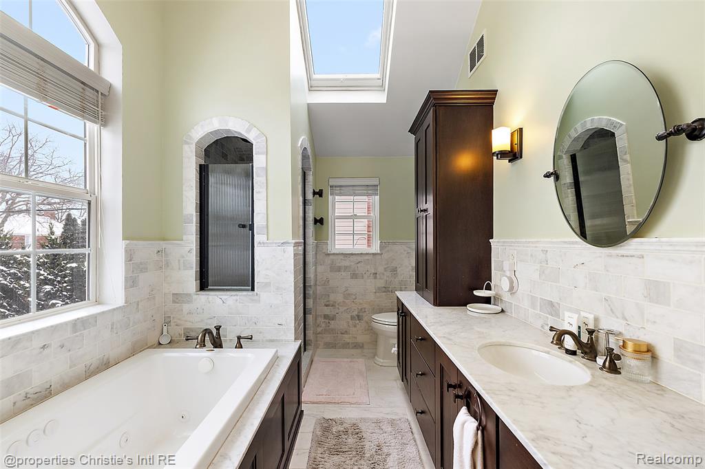 446 McKinley Avenue, Grosse Pointe Farms, MI 48236 — Photo 25