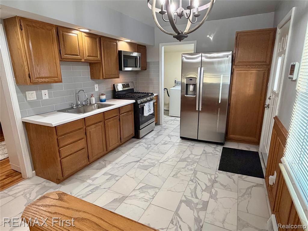 27304 Delton, Madison Heights, MI 48071 — Photo 6