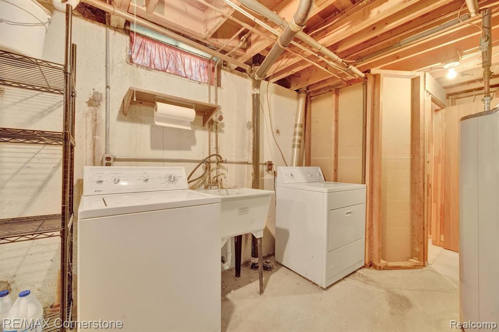 697 WORCHESTER Street, Westland, MI 48186 — Photo 25