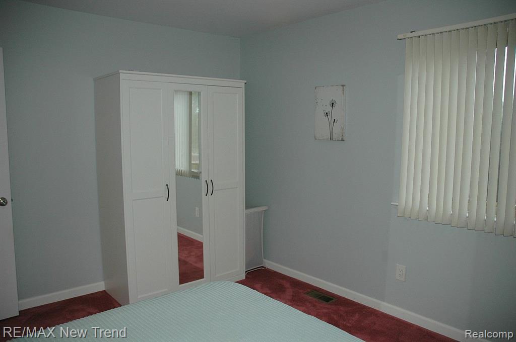 9528 FENHILL Drive, Grand Blanc, MI 48439 — Photo 34