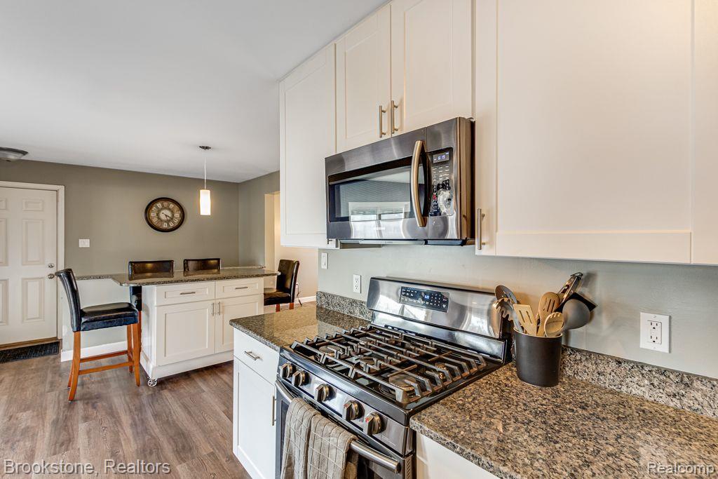 406 5TH Street, Fenton, MI 48430 — Photo 10