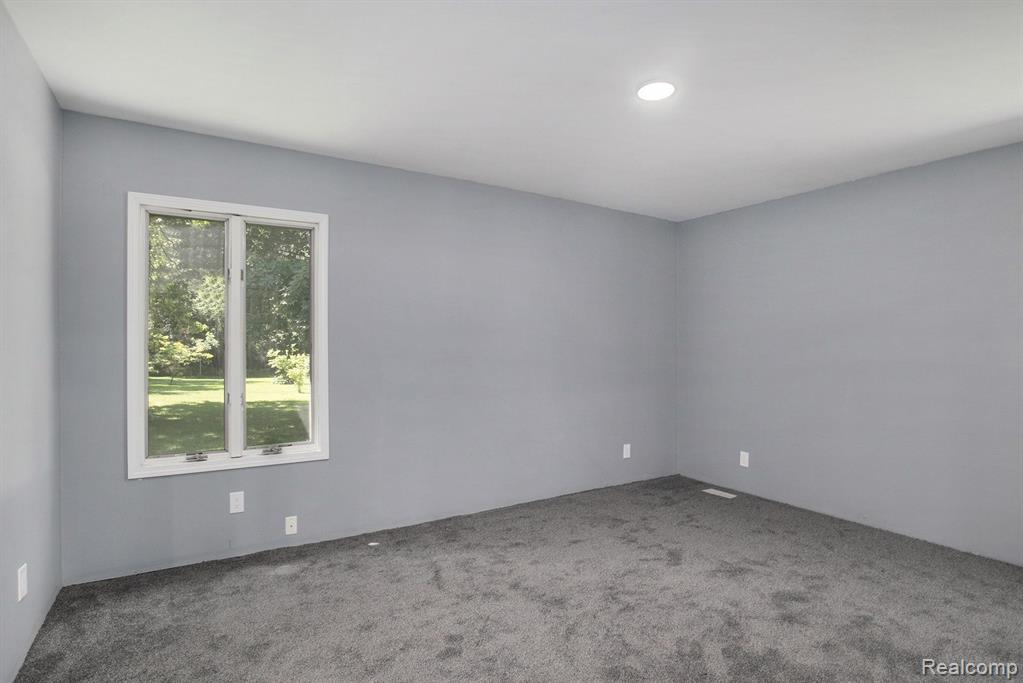 6075 LENNON Road, Swartz Creek, MI 48473 — Photo 11