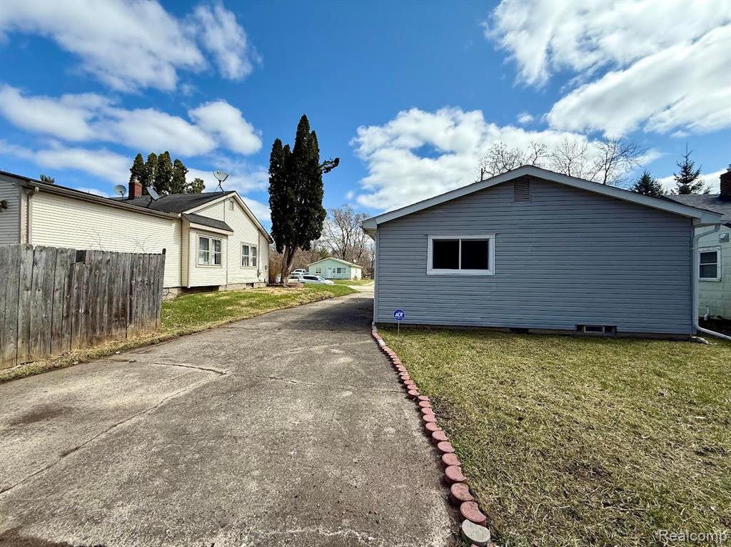 61 COURT Street, Pontiac, MI 48342 — Photo 37