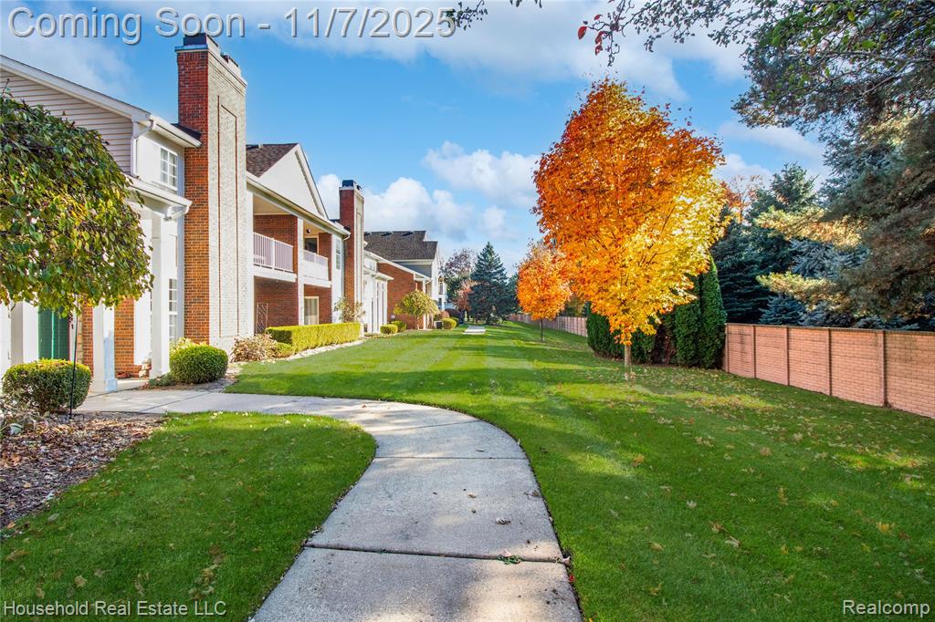4354 Berkshire Drive, Sterling Heights, MI 48314 — Photo 20