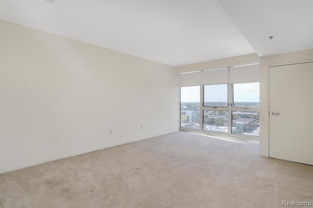 432 S WASHINGTON Avenue, 1204, Royal Oak, MI 48067 — Photo 12