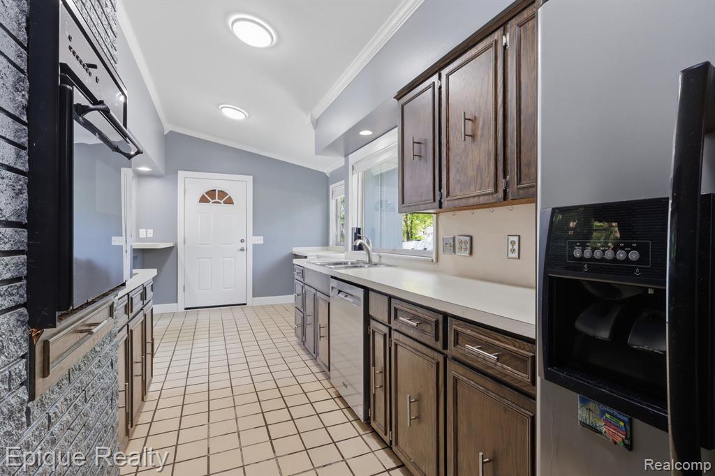 2549 Riverwood Drive, Port Huron, MI 48060 — Photo 10