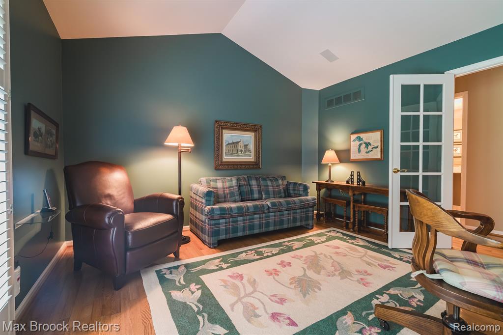 2426 HICKORY GLEN Drive, Bloomfield Hills, MI 48304 — Photo 25