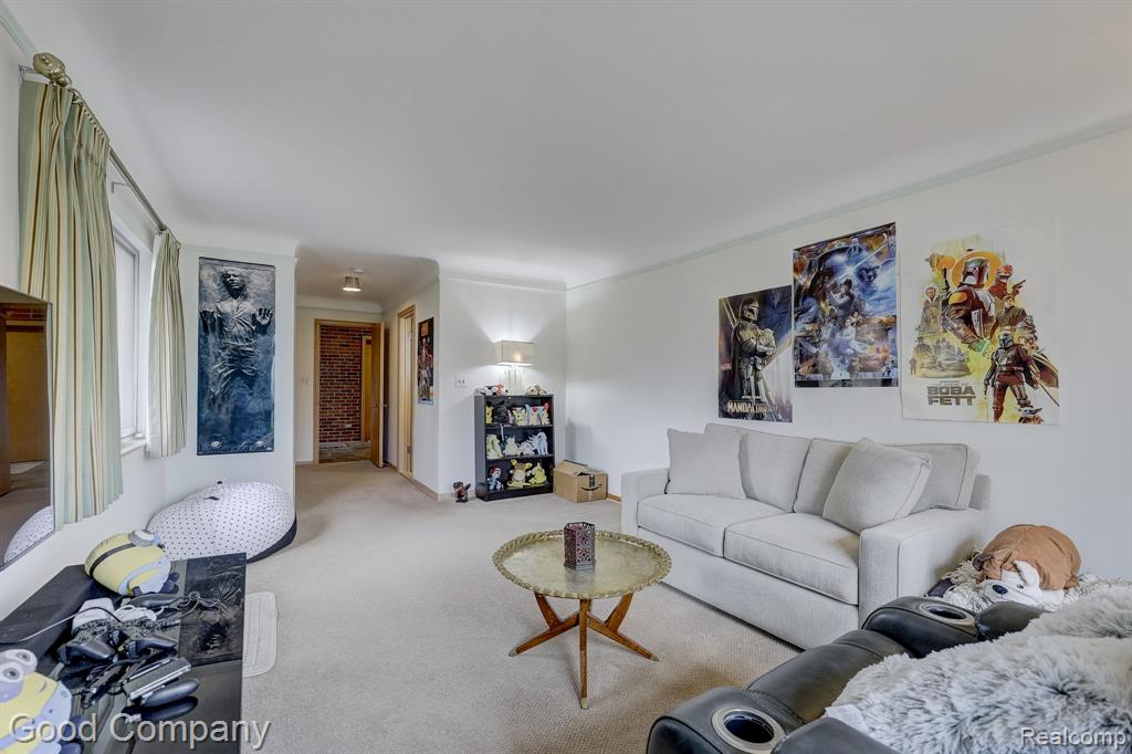 1557 Lochmoor Boulevard, Grosse Pointe Woods, MI 48236 — Photo 49