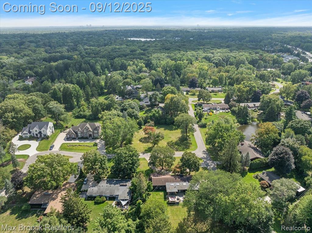 1027 Joanne Court, Bloomfield Hills, MI 48302 — Photo 18