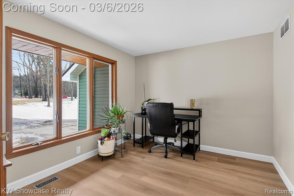 2031 Saint Clair Drive, Highland, MI — Photo 20