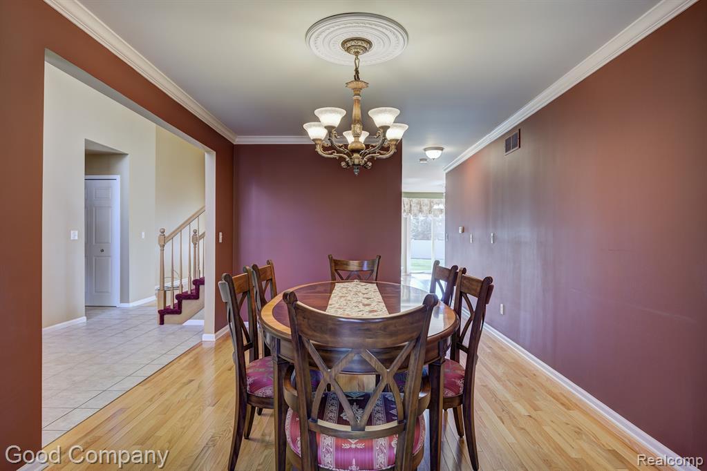 423 CEDAR Street, Wyandotte, MI 48192 — Photo 8