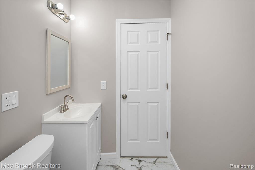 493 Luther Avenue, Pontiac, MI 48341 — Photo 17