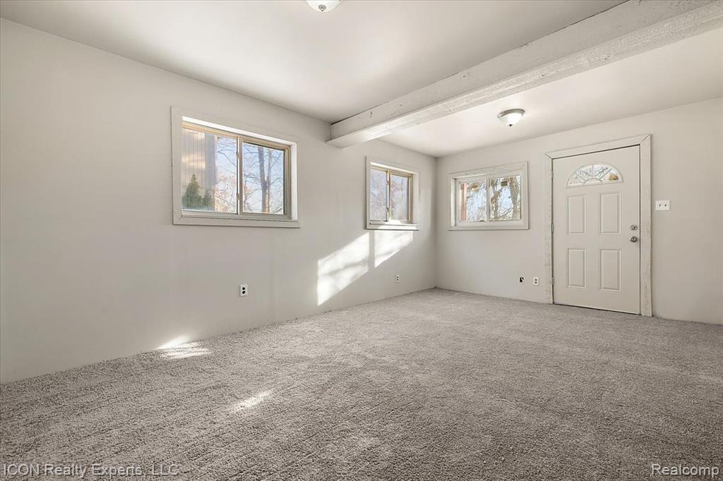8226 Dickert street, Commerce Twp, MI 48382 — Photo 9