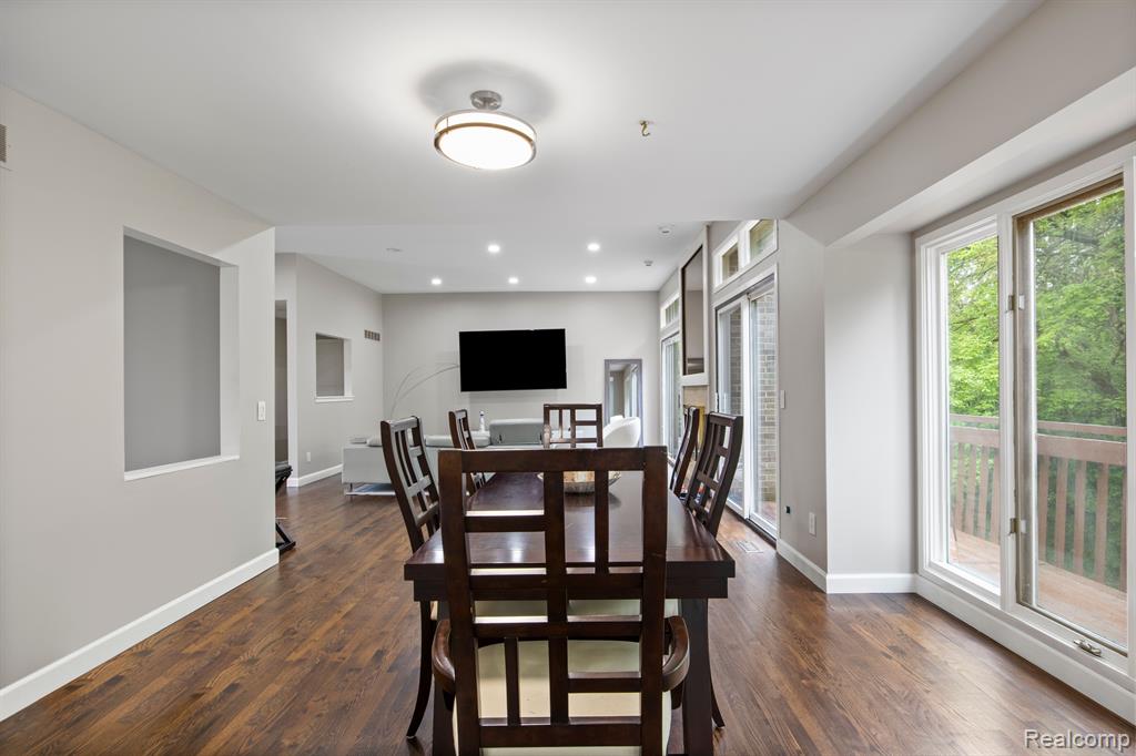 4578 PINE VILLAGE Drive, West Bloomfield, MI 48323 — Photo 13