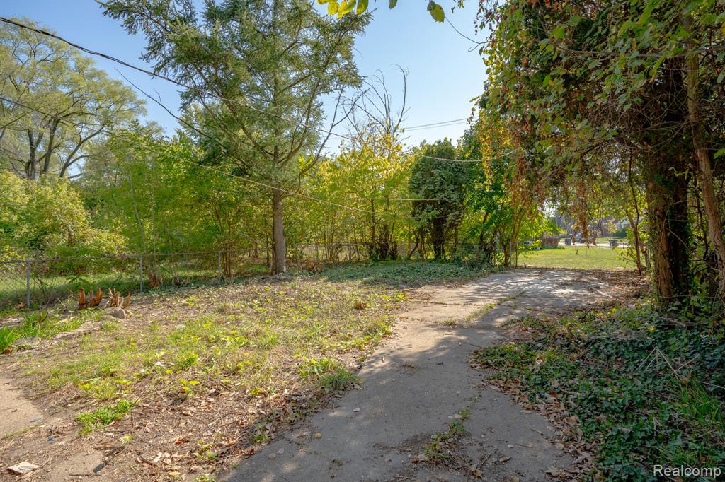 9833 Berkshire Street, Detroit, MI 48224 — Photo 20