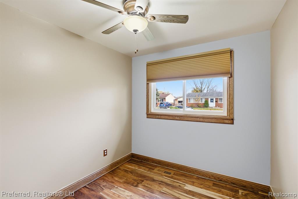 9358 Karen Street, Romulus, MI 48174 — Photo 8