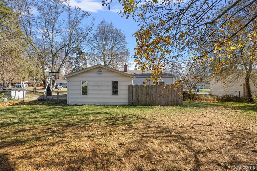 4775 Halberd Street, Commerce Twp, MI 48382 — Photo 7