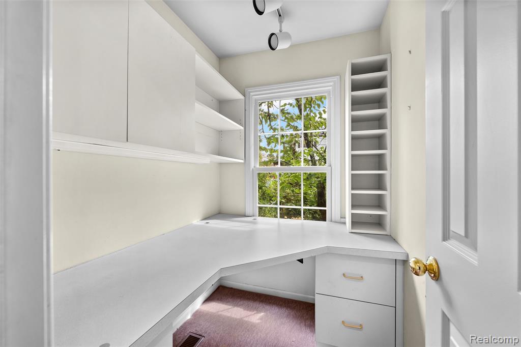 194 Charlevoix Avenue, Grosse Pointe Farms, MI 48236 — Photo 38