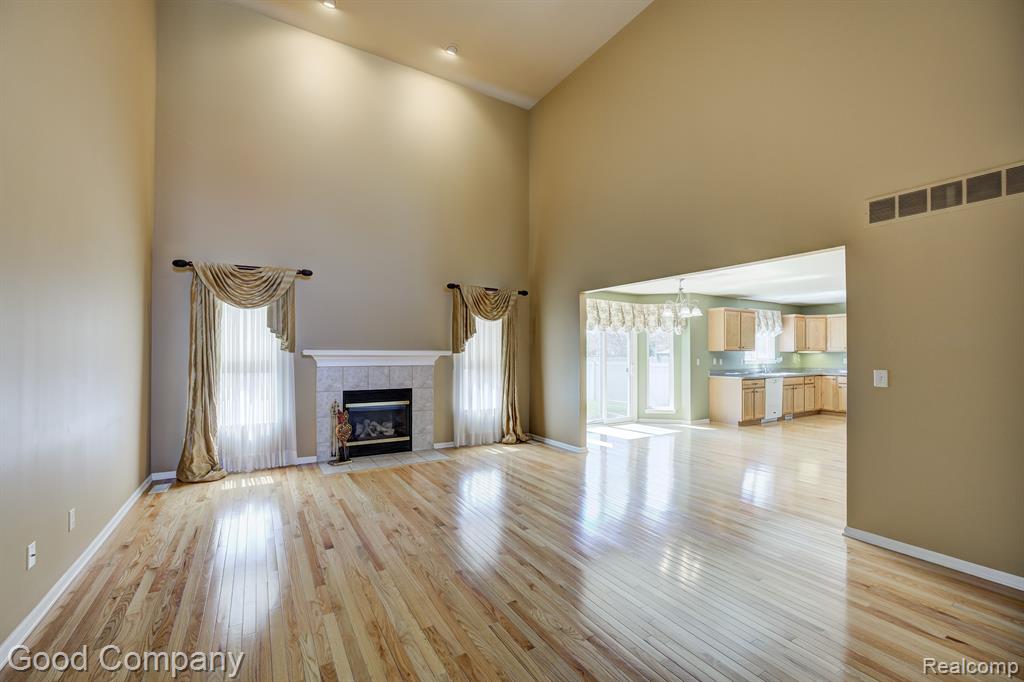 423 CEDAR Street, Wyandotte, MI 48192 — Photo 2