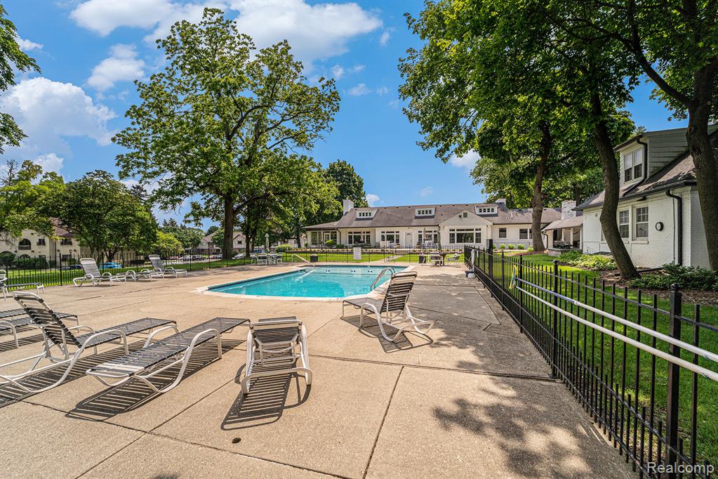 42160 Woodward Avenue, Bloomfield Hills, MI 48304 — Photo 28