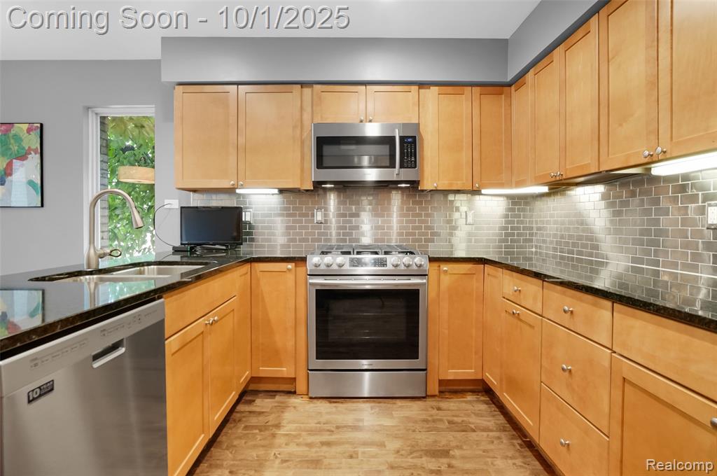 4154 Wabeek Lake Drive S, Bloomfield Hills, MI 48302 — Photo 38