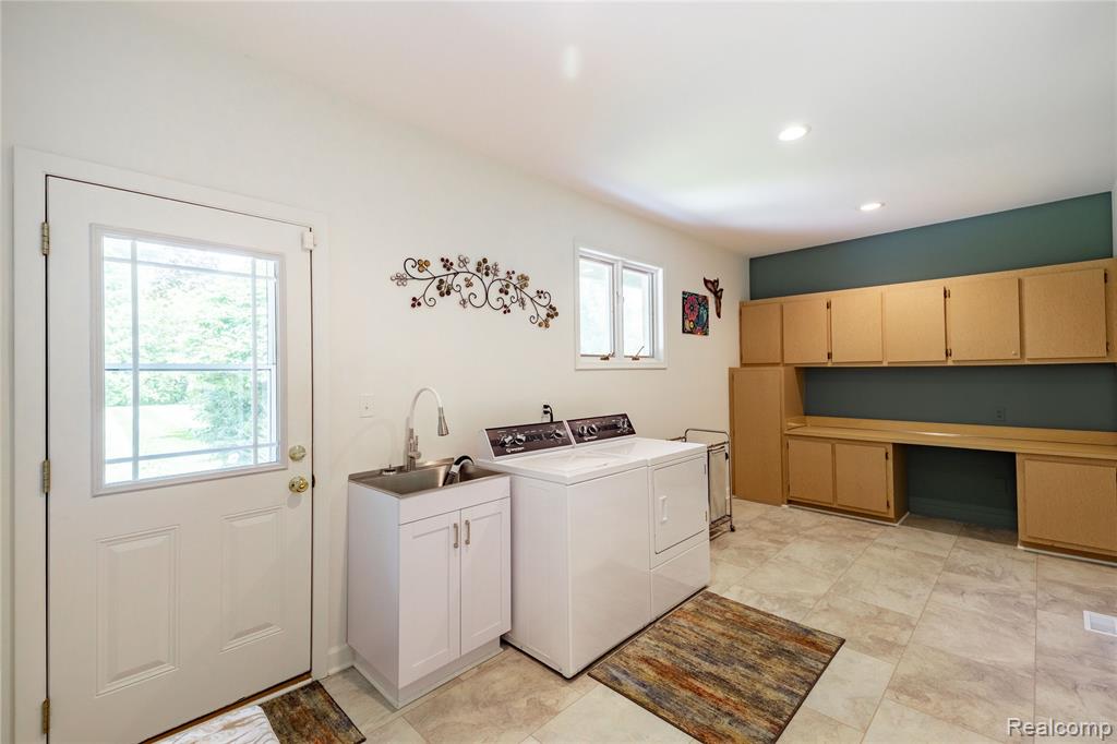 8366 Glengarry Road, Grosse Ile, MI 48138 — Photo 36
