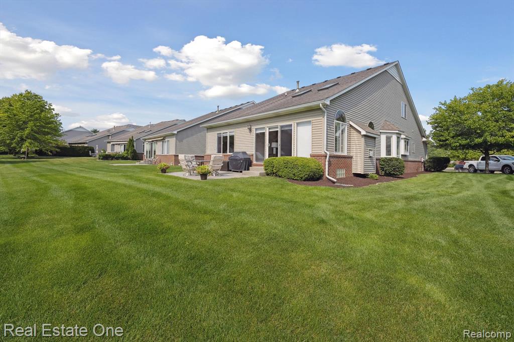 446 Delmar Court, Highland, MI — Photo 47