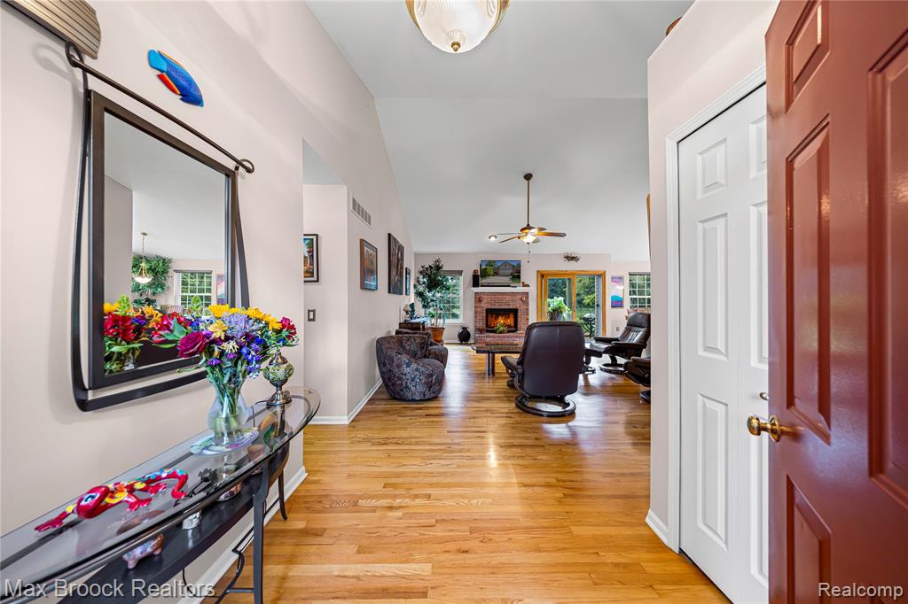 6555 Westphalia, West Bloomfield, MI 48324 — Photo 3