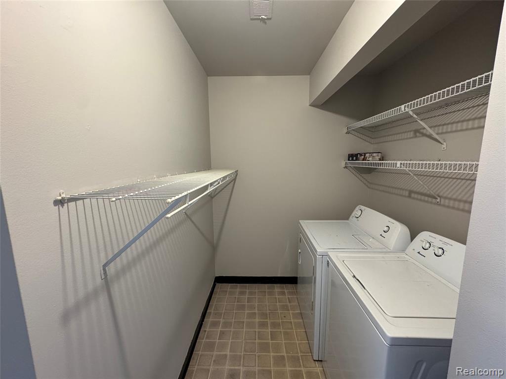 6580 Ridgefield Circle, West Bloomfield, MI — Photo 11