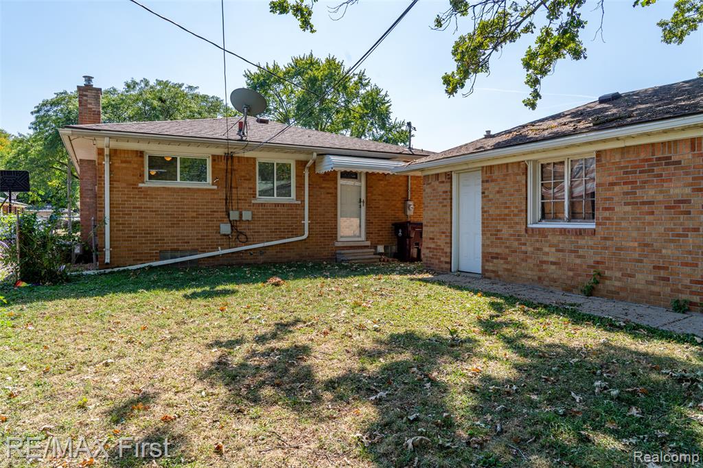 7257 State Park, Center Line, MI 48015 — Photo 7