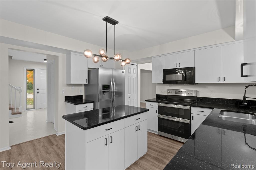 7012 Foxcreek Drive, Canton, MI 48187 — Photo 3