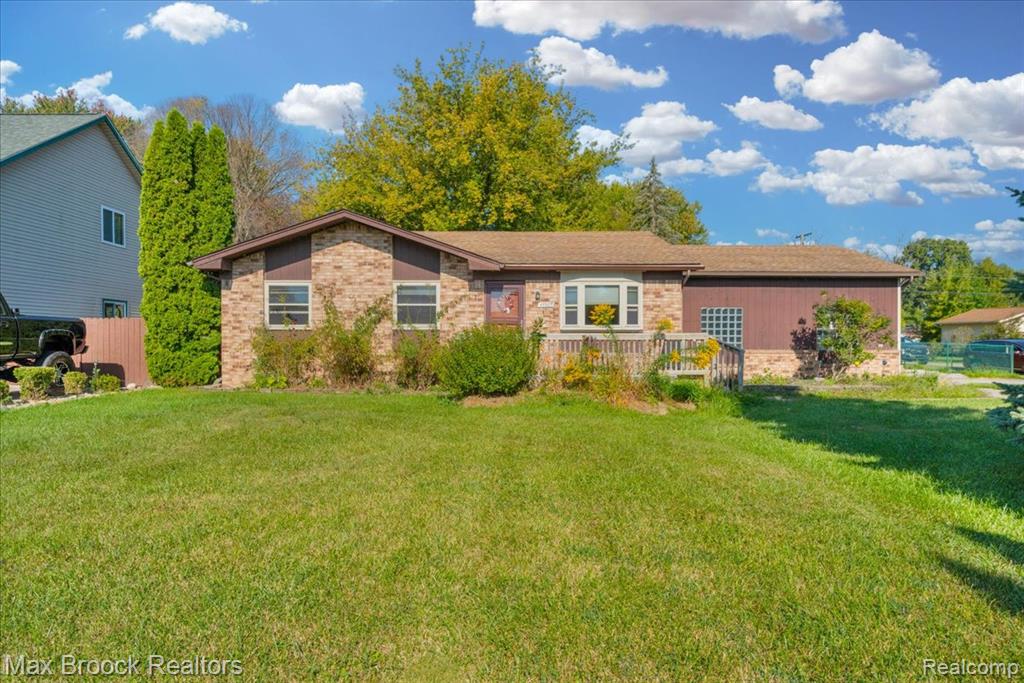 47685 Jefferson Avenue, Chesterfield, MI 48047 — Photo 2