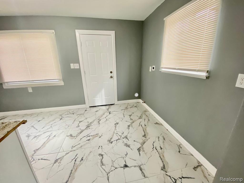 9145 DECATUR Street, Detroit, MI 48228 — Photo 18