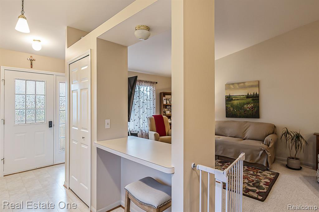 62310 ARLINGTON CIRCLE, 6, South Lyon, MI 48178 — Photo 8