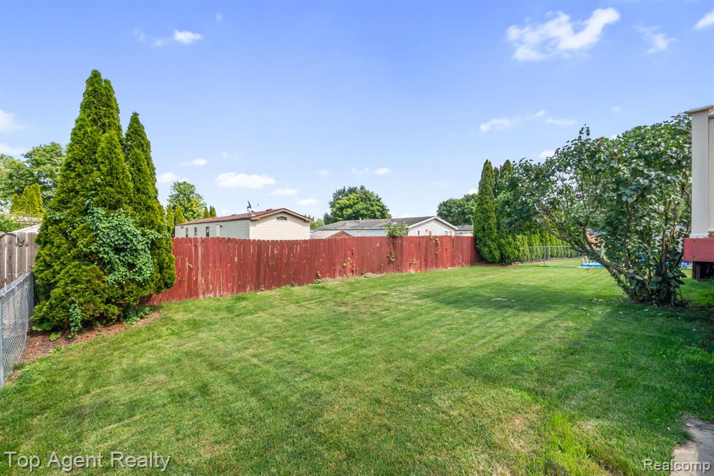 52806 Muirfield Drive, New Baltimore, MI — Photo 45