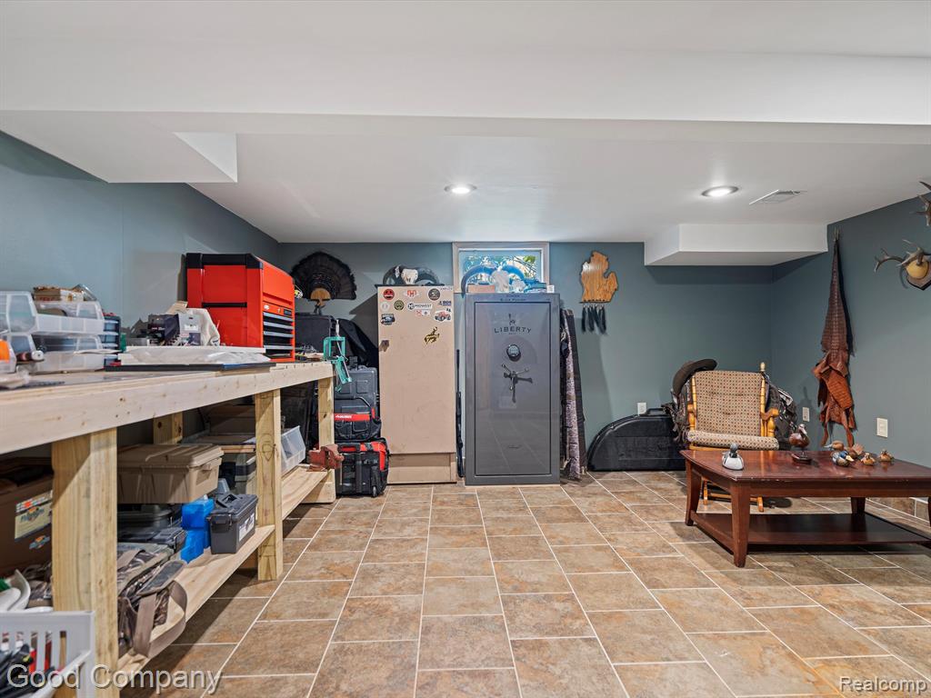 210 SCHRUM Drive, Whitmore Lake, MI 48189 — Photo 22