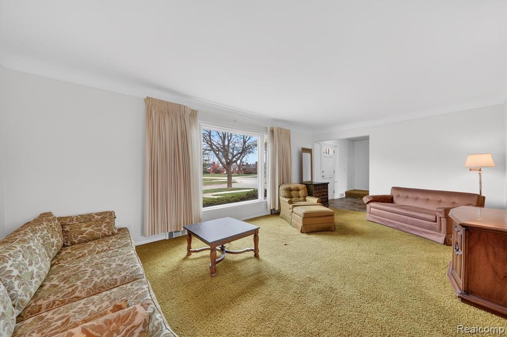 21520 Goethe Ave, Grosse Pointe Woods, MI 48236 — Photo 6