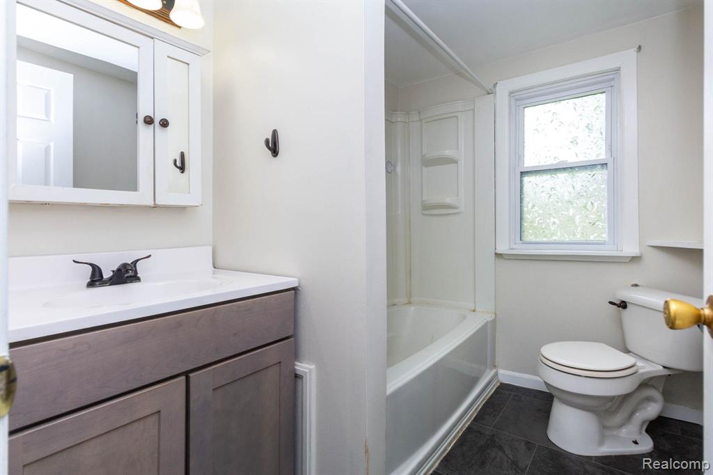 33627 Bock Street, Garden City, MI — Photo 19