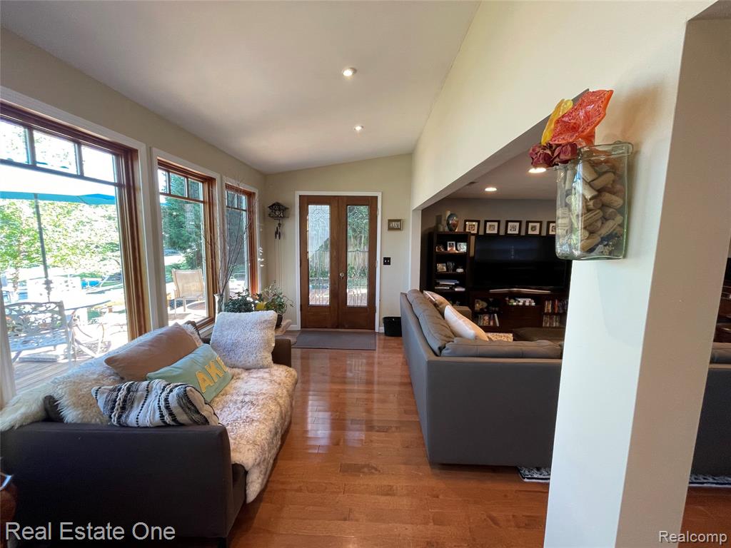 10438 King Road, Davisburg, MI 48350 — Photo 11