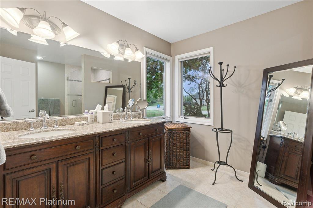 4355 Oak Pointe Drive, Brighton, MI 48116 — Photo 21