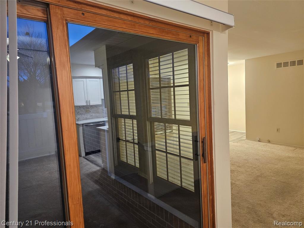 40705 Newport Drive, Plymouth, MI 48170 — Photo 11