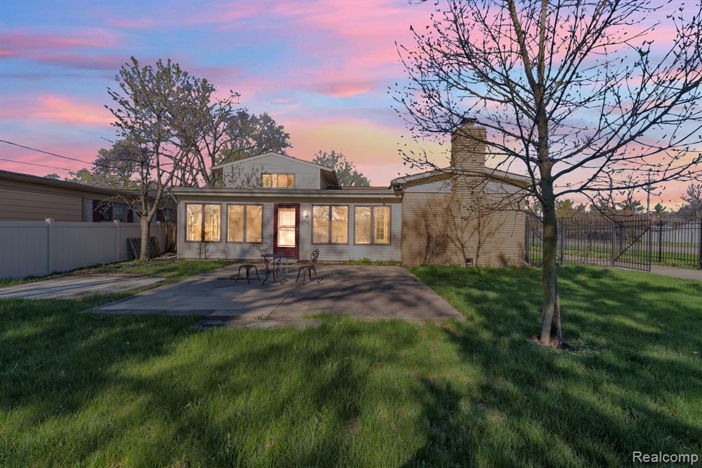 9498 Bassett Street, Livonia, MI 48150 — Photo 39