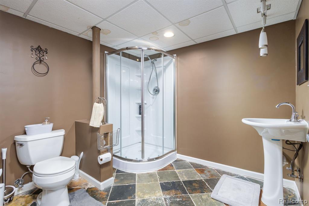 682 LOCKPORT Road, Rochester, MI 48307 — Photo 24