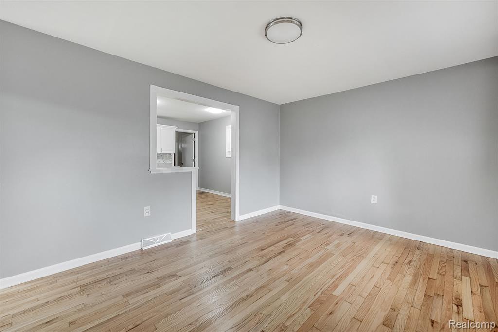 6325 FELLRATH Street, Taylor, MI 48180 — Photo 7