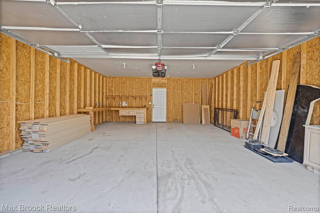 694 S Squirrel Road, Auburn Hills, MI 48326 — Photo 32