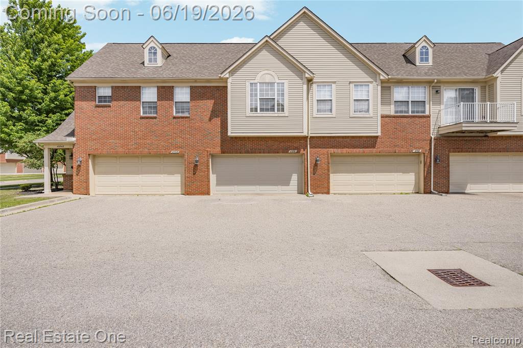 43354 Pendleton Circle, 46, Sterling Heights, MI 48313 — Photo 2