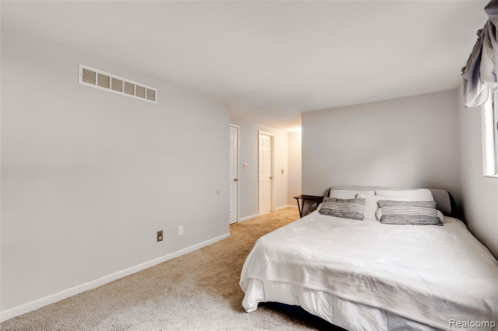24705 Colonial Drive, Woodhaven, MI 48183 — Photo 47