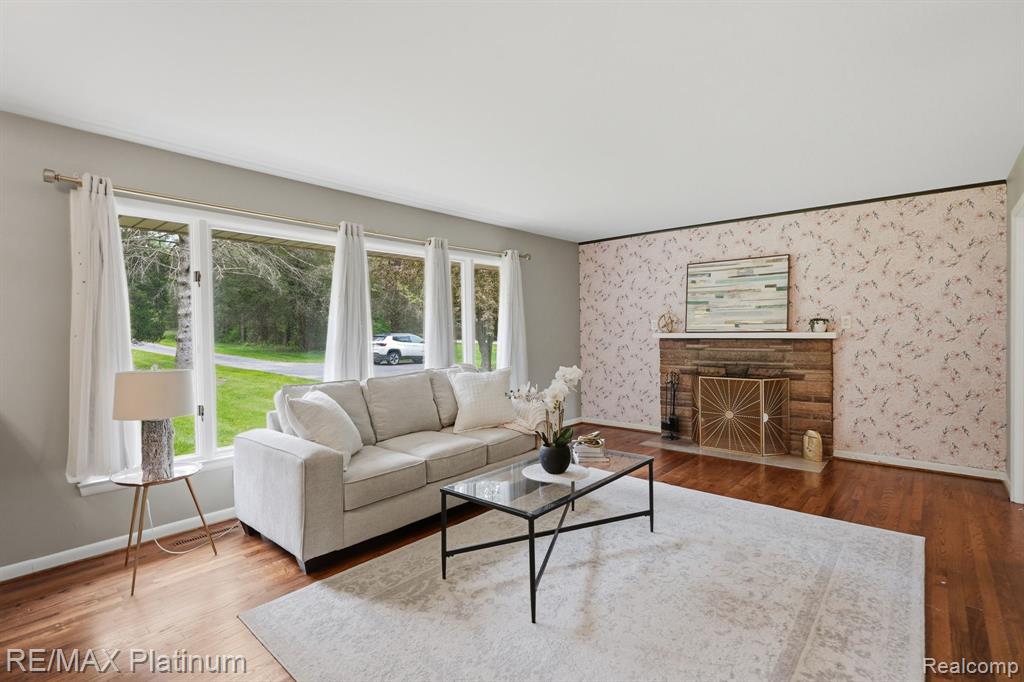 1546 S Milford Road, Milford, MI 48381 — Photo 5