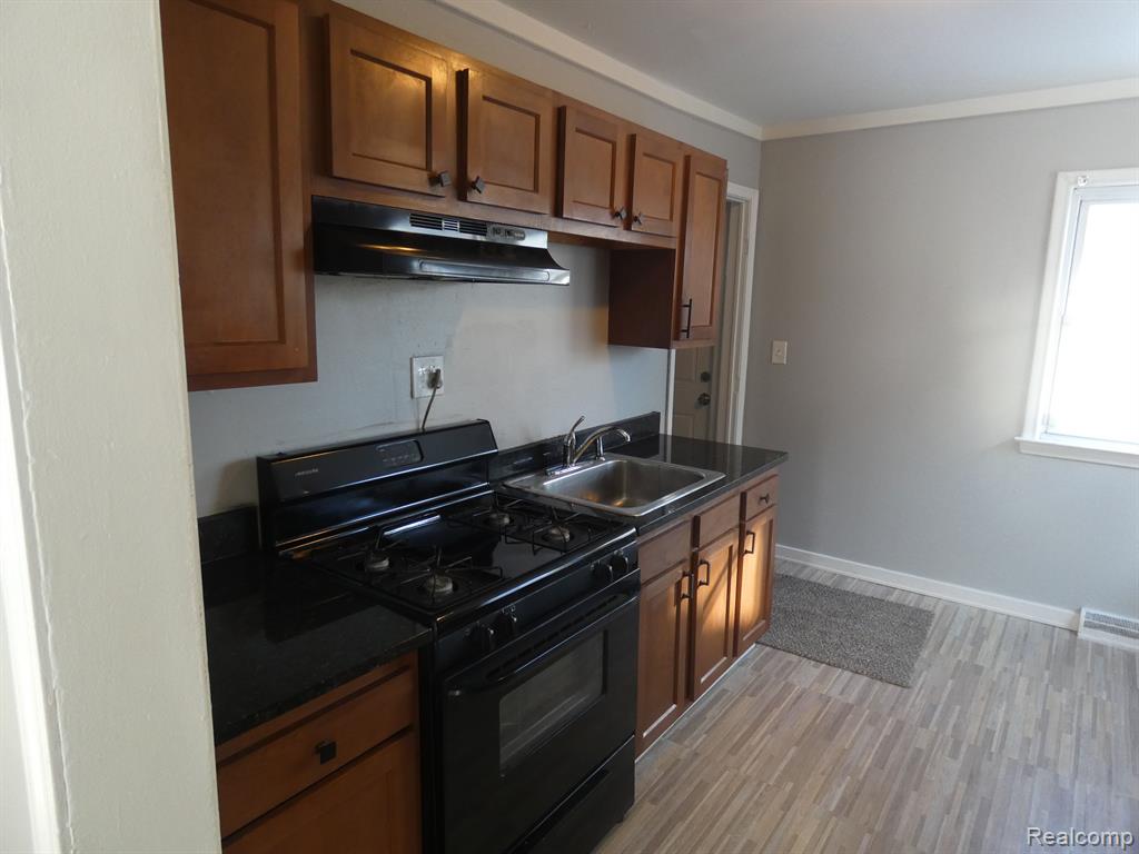 8065 PROSPECT Avenue, Warren, MI 48089 — Photo 11