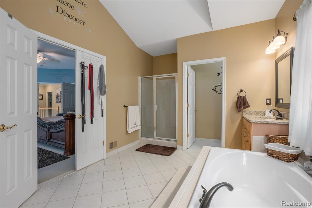 5479 Woodcreek Court, Clarkston, MI 48348 — Photo 23